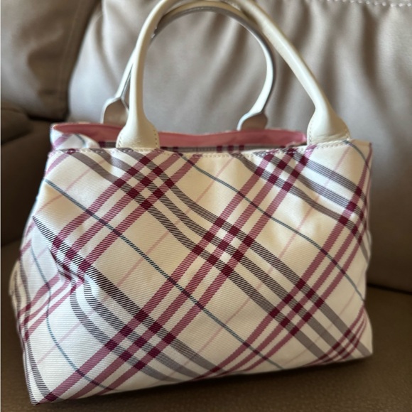 LAST DAY ‼️ EUC Rare Burberry Blue Label Pink & White Novacheck Canvas Tote Bag - Picture 14 of 17